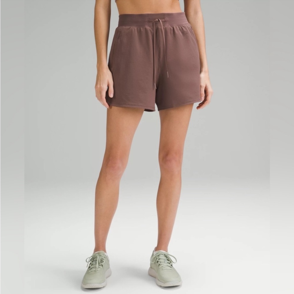 Lululemon License to Train short 4” size 6